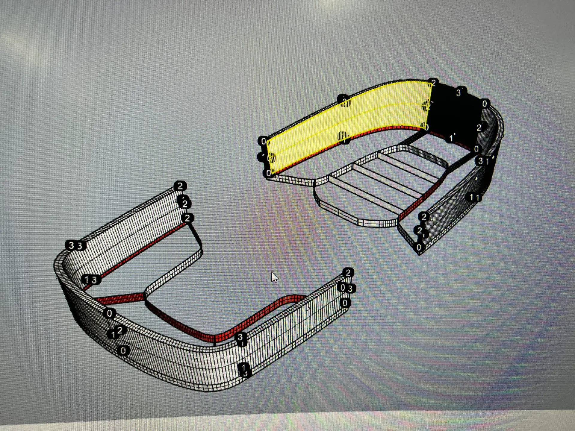 Isometric technical diagram of a boat hull with numbered frames and a highlighted yellow deck section.